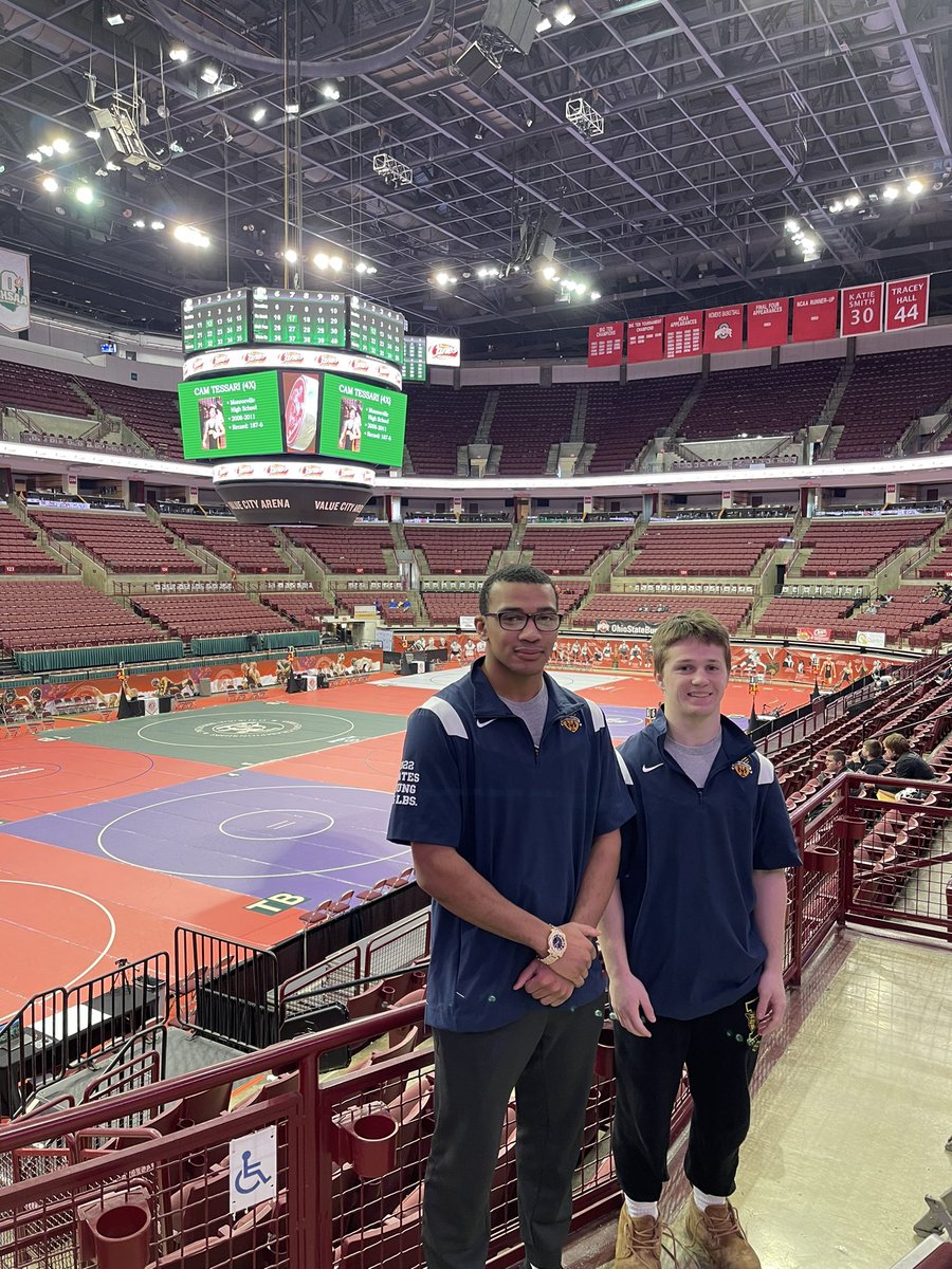 SIHSwrestling's tweet image. Putka (144) and Young (175) are all weighed-in and ready to roll! D1 starts at 5:35pm today. #GoCats @SIHSSports
