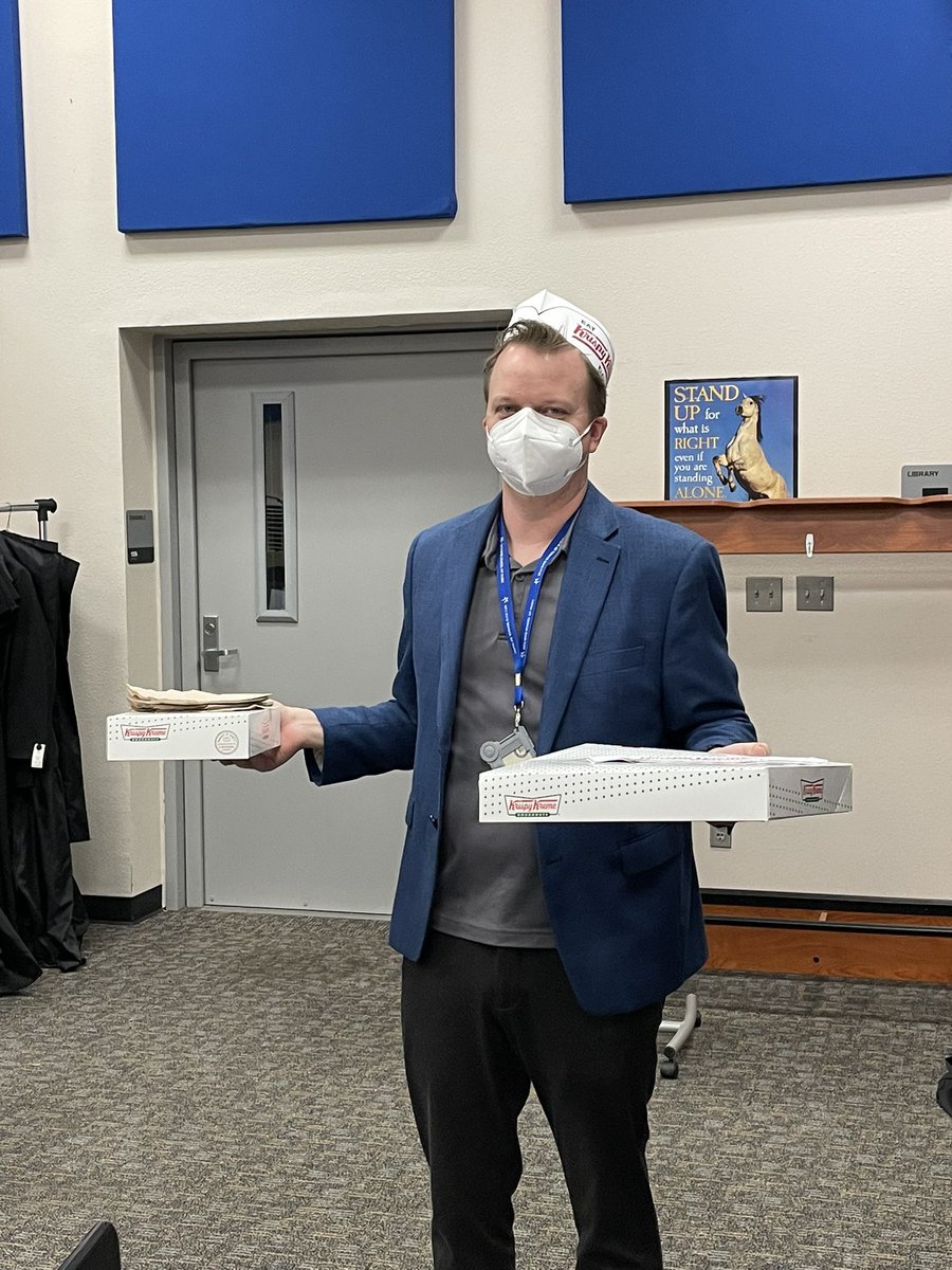 berknerorch's tweet photo. Liberty Orchestra brings home UIL Sweepstakes and victory donuts! @ljhorchestra @ceciliagalvan08 @JBradfordRISD https://t.co/RkoOxehH3x