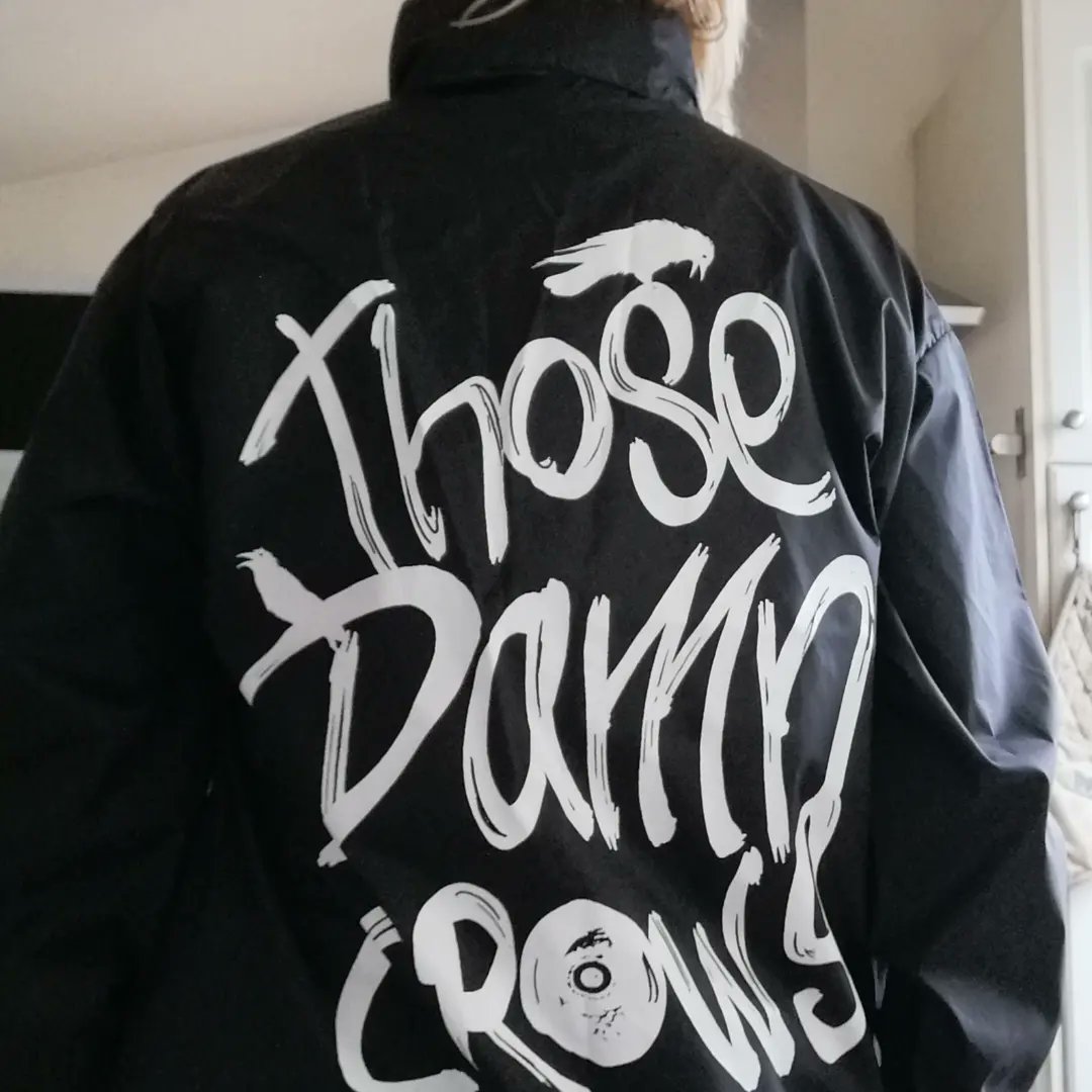 evelynbarr102's tweet photo. Thank you so much @ThoseDamnCrows for my fabulous prize that I won on this weeks #crowcast
#crowfamilyarethebest https://t.co/Xil1wDLrrw