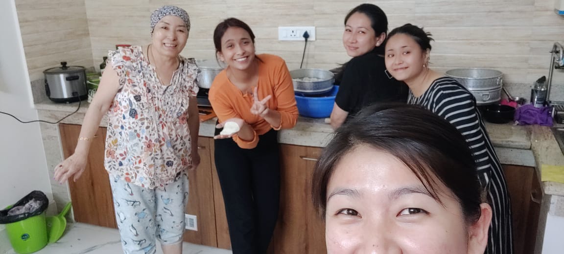 NedenYolmo's tweet photo. Momo part. Sabai Nepali haru ko famous party... 
Do u like momo party?🥟🥟🥟🥟 https://t.co/lwzHyVnKNP