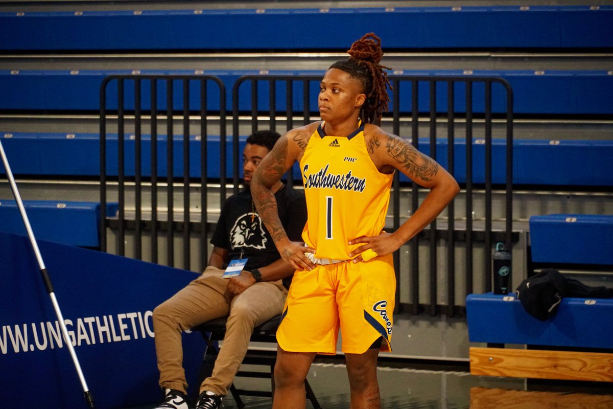 GSWAthletics's tweet photo. First Half📸
#CategoryFive🖐 | #WeTheStorm🌀 https://t.co/VGbpJUYARd