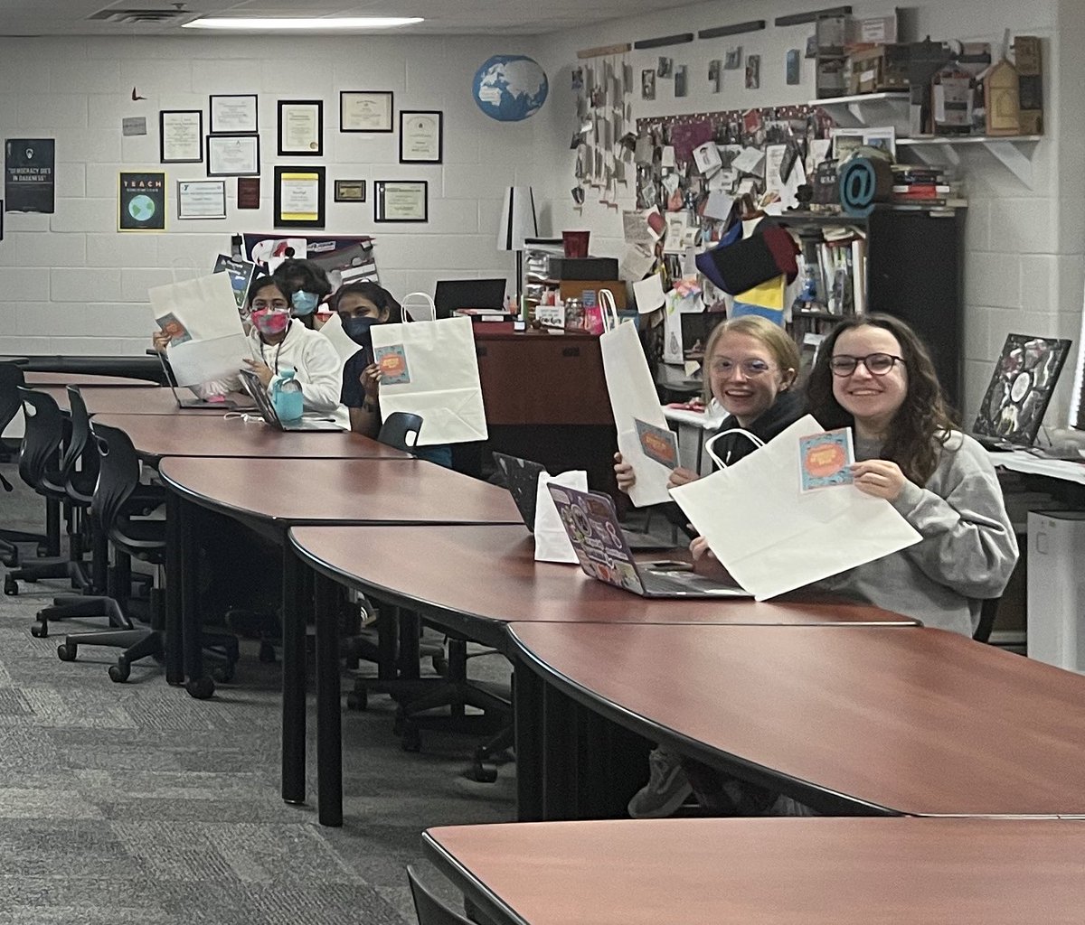 DanaeBoyd's tweet photo. Launching our AP with WE modules today for @NewTechCoppell APHuG learners from @CollegeBoard we will learn about food insecurity, agriculture, rural land-use, urbanization , and industrialization. Our learners know how to serve! #APWEServe #nthctribe https://t.co/FoDzeXTmDw