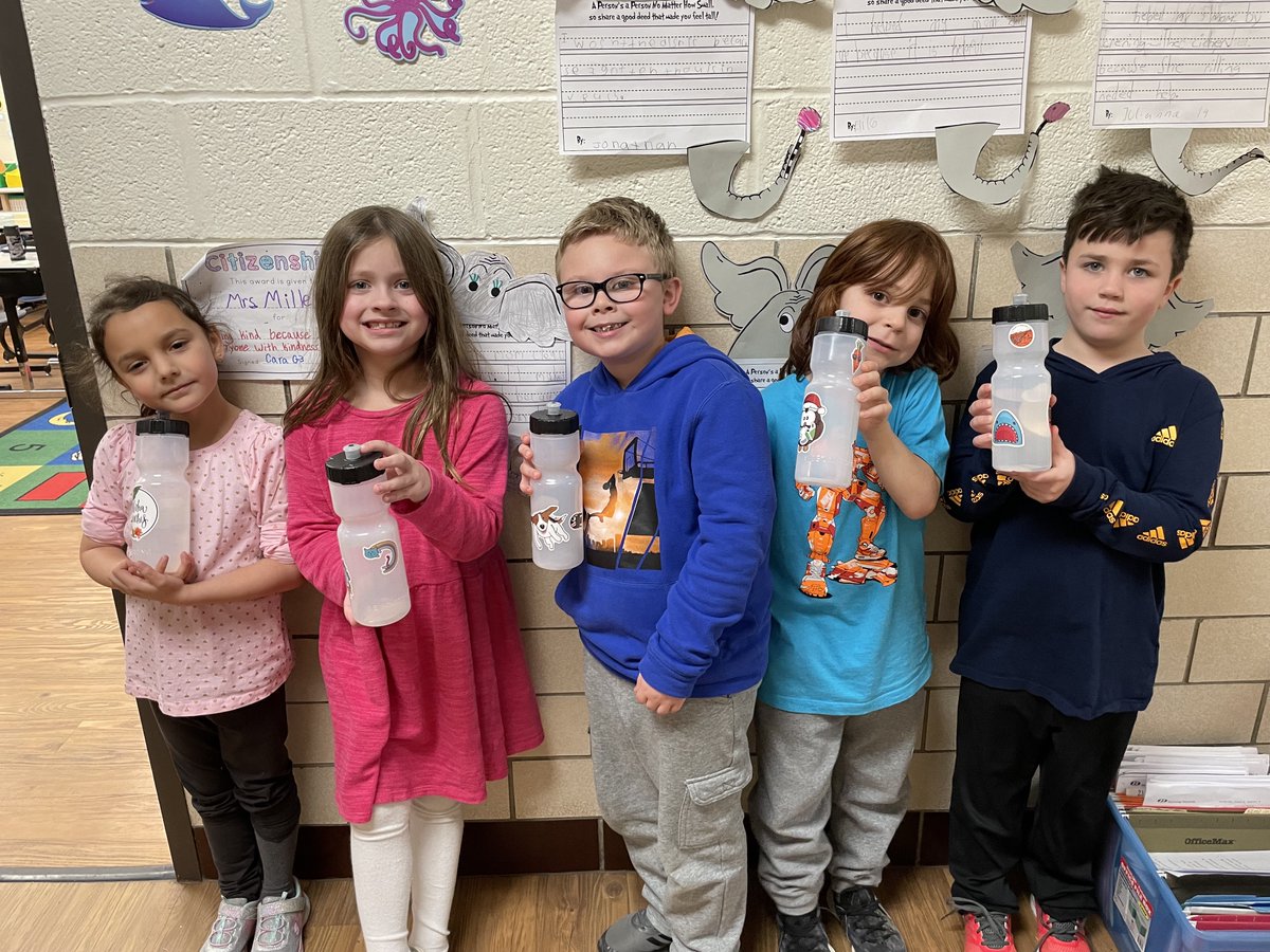 Title1Kidder's tweet photo. -The students have enjoyed finding Roz pictures hidden in the halls all week and this time some were stuck on Officer Witthunh's belt! 
-Students who bought a water bottle have gotten the chance to decorate them with stickers :)
-Todays trivia winners
#KidderPRIDE @DonnakaSpencer https://t.co/lYdy6qLIl7
