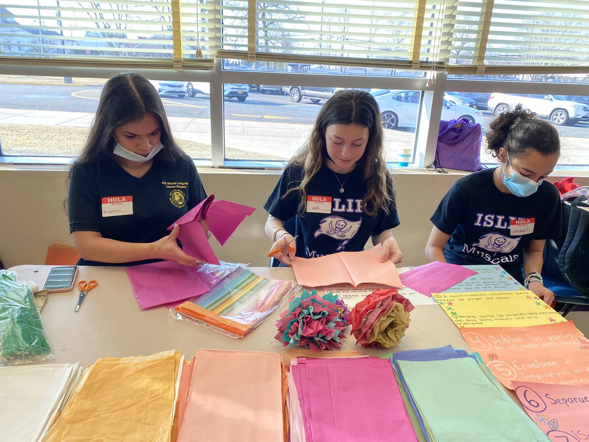 HirjiRabia's tweet photo. World Language Immersion Day @IslipUFSD. It was a fun day filled with language and cultural activities. Thank you to our fabulous teachers @SchierhorstIHS And Sarah Ito for all the hard work you put into making this event successful #Isliphs #isliprising #islipworldlanguage https://t.co/PN1v6Owhg6