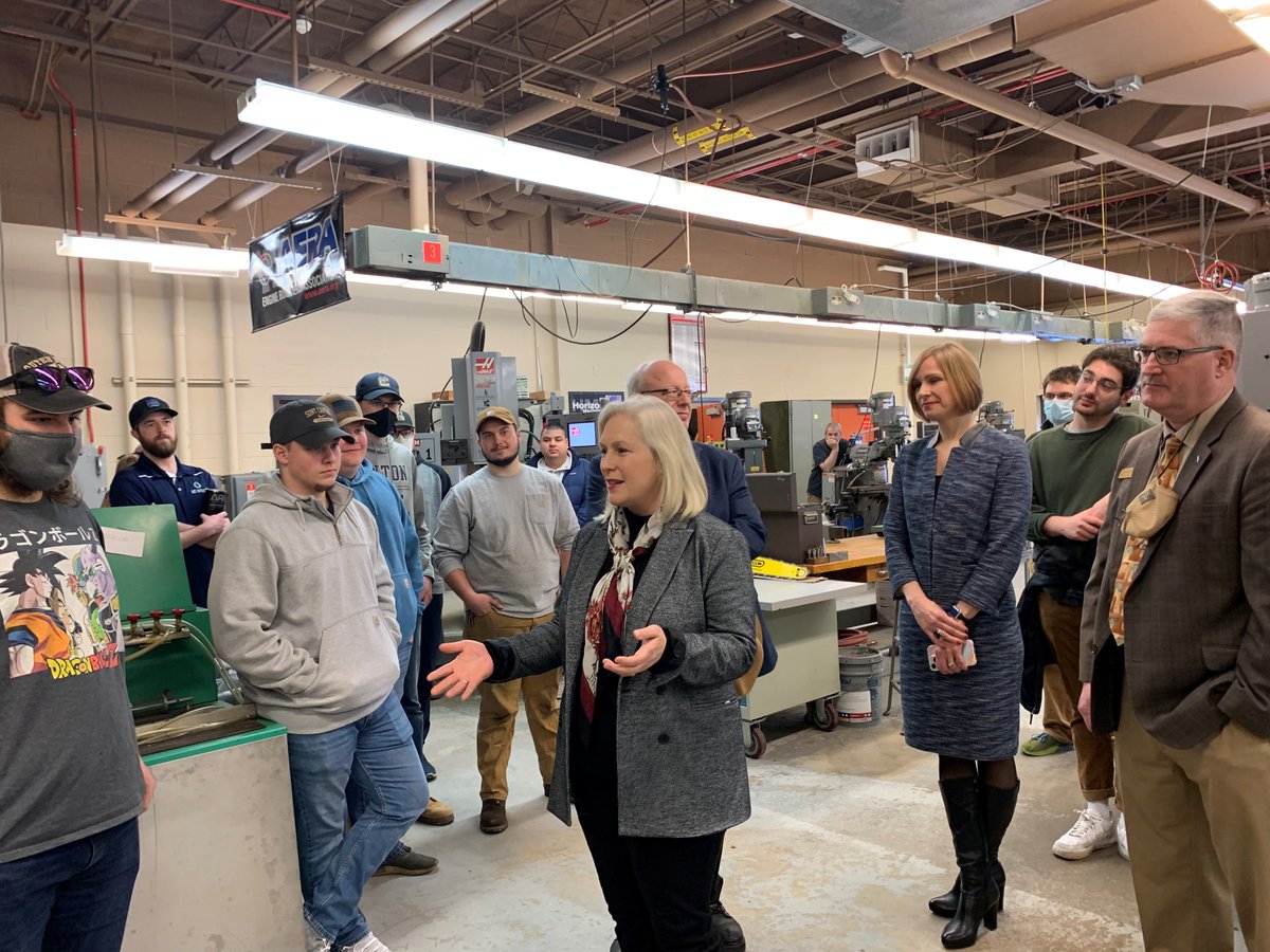 gillibrandny's tweet photo. America's greatest resource is American workers! Here at the Nevaldine Technology Center at @SUNYCantonNews, students are training for the future of manufacturing. My Made in America Manufacturing Communities Act will create the good jobs that will support their communities. https://t.co/IvVn74NWAq