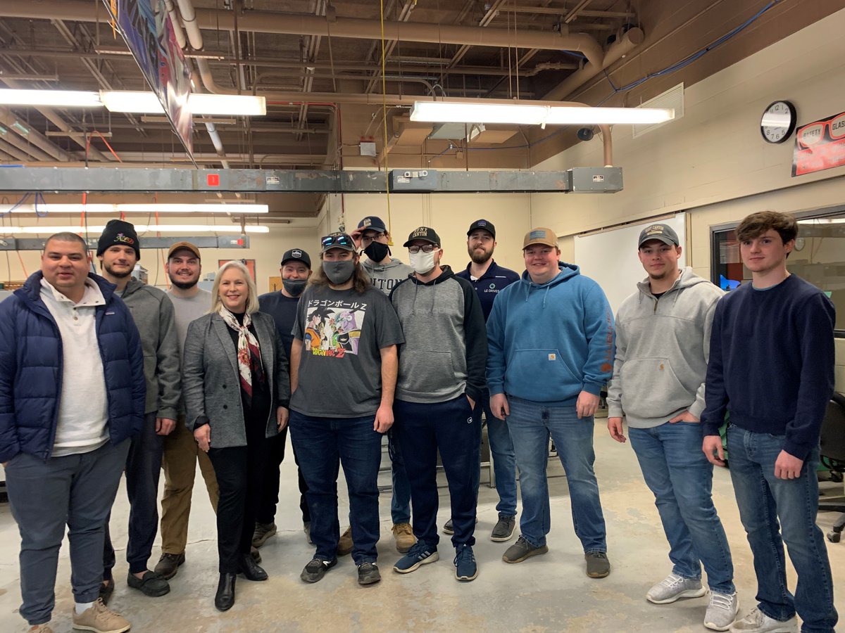 gillibrandny's tweet photo. America's greatest resource is American workers! Here at the Nevaldine Technology Center at @SUNYCantonNews, students are training for the future of manufacturing. My Made in America Manufacturing Communities Act will create the good jobs that will support their communities. https://t.co/IvVn74NWAq