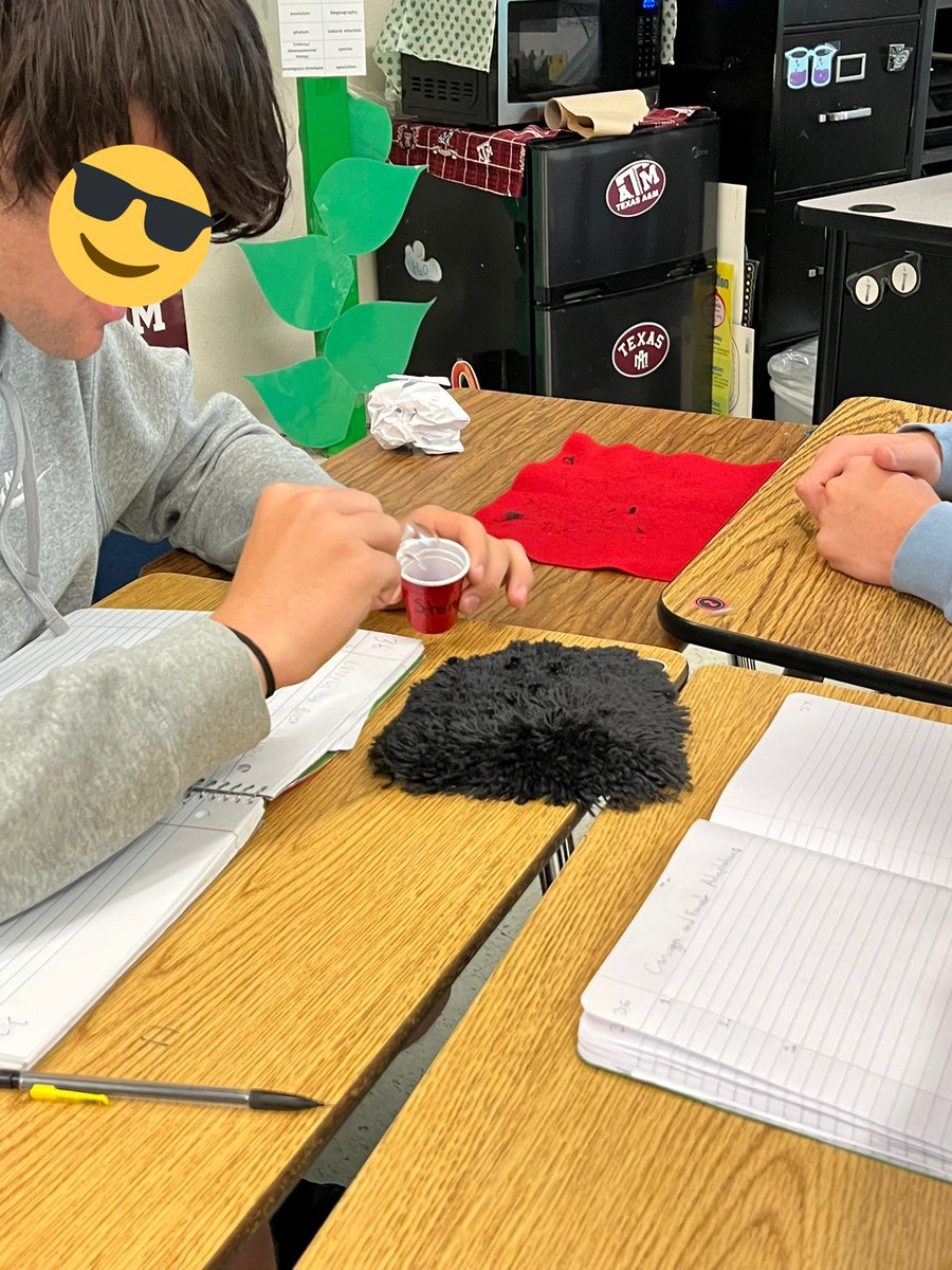 avilamd's tweet photo. The bird gets the โwormโ when Hunting in the Red Rock Canyon and the Black Forest! #adaptation #camouflage #KISDlabstar @KHSIndianNation @KISD_Science @DebuskRebecca https://t.co/nlnzGip5Yz