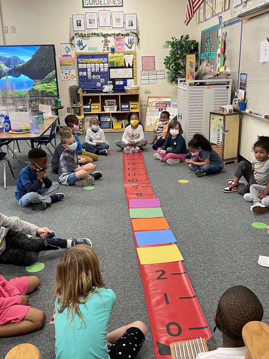 luckyducks15's tweet photo. The Ducks have mighty math brains 🧠 💪🏼!! @BookmanRoad #countingforward https://t.co/YCW2bukL4o