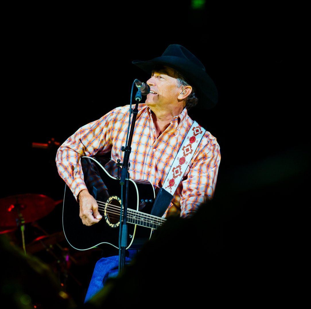 GeorgeStrait's tweet photo. Arkansas next week!

📸 : Todd White https://t.co/YwO2m1JkVY