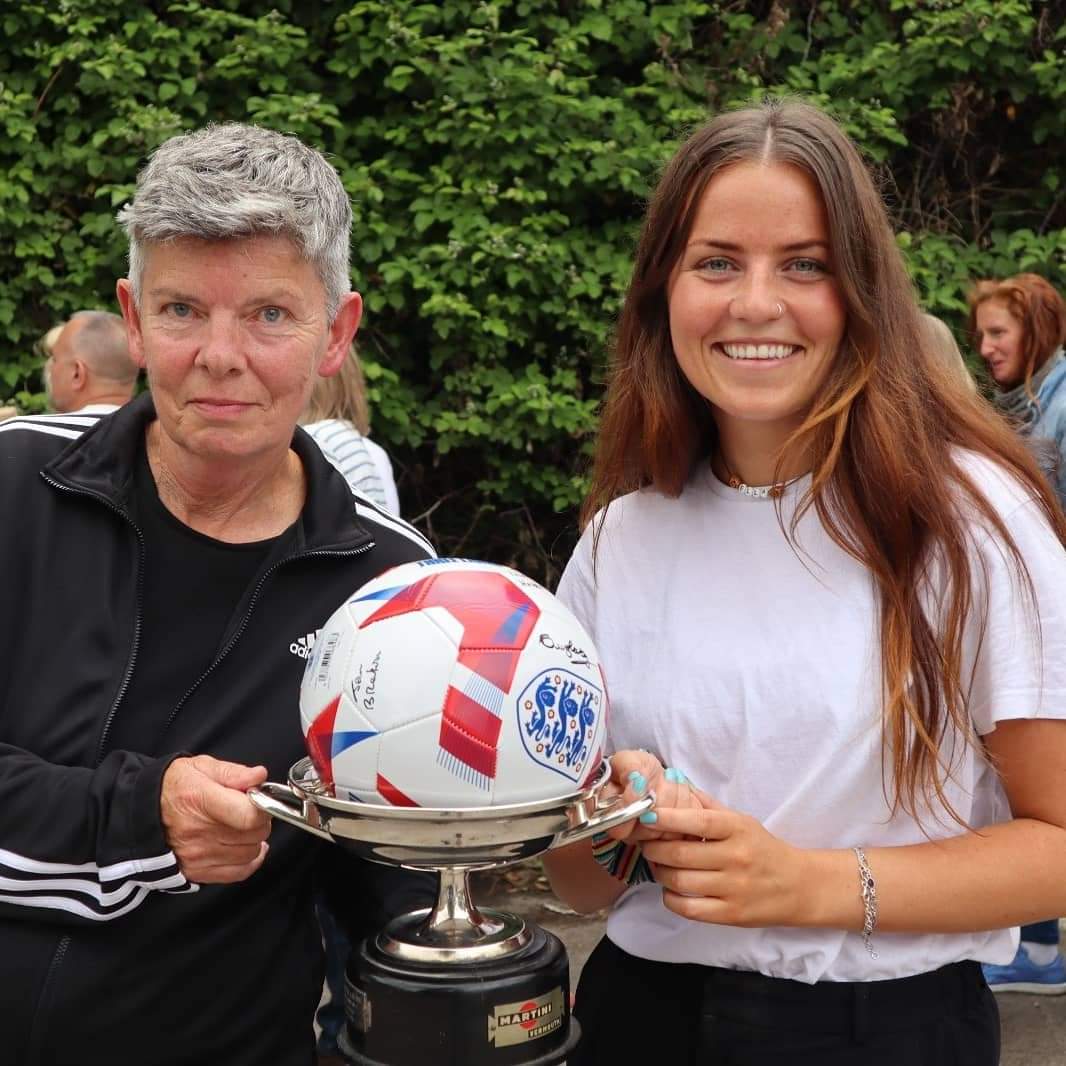What do you want to ask 'The Lost Lionesses'? 🎥⚽

Next week I'm meeting up again with the women who represented England in the 1971 World Cup in Mexico. 

I'm filming a Q&amp;A so send me your questions! ❤️⚽