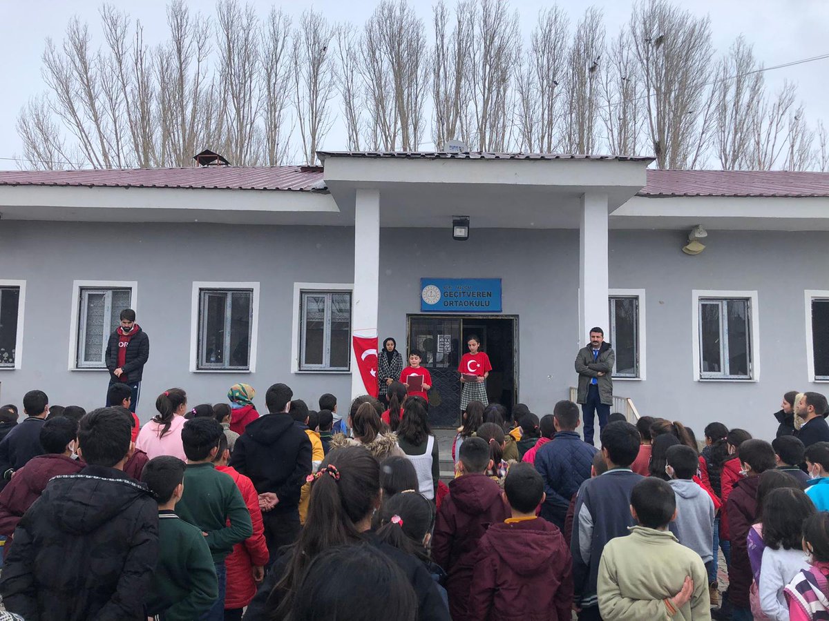 gctvrnokulu's tweet photo. "12 Mart İstiklal Marşının Kabulü ve Mehmet Akif Ersoy'u Anma Günü" kapsamında okulumuzda tören düzenlendi.🇹🇷🇹🇷🇹🇷 @taslicaymem @Ahmetkaya0404 @mustafayldz_85 @mhmtgksuu https://t.co/FsWU4VR7Gv