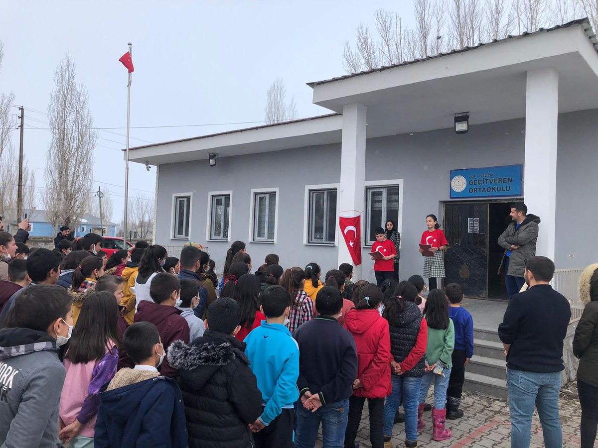 gctvrnokulu's tweet photo. "12 Mart İstiklal Marşının Kabulü ve Mehmet Akif Ersoy'u Anma Günü" kapsamında okulumuzda tören düzenlendi.🇹🇷🇹🇷🇹🇷 @taslicaymem @Ahmetkaya0404 @mustafayldz_85 @mhmtgksuu https://t.co/FsWU4VR7Gv