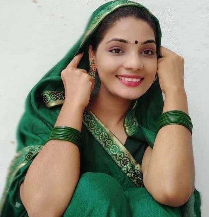 SumitSu82005566's tweet photo. Neha singh rathore ?? बहुत दिन से पूछ रही थी U.P में का बा

अभी शायद पता चल गया होगा 😂🤣
#बाबाजी https://t.co/u4xns1WjrY