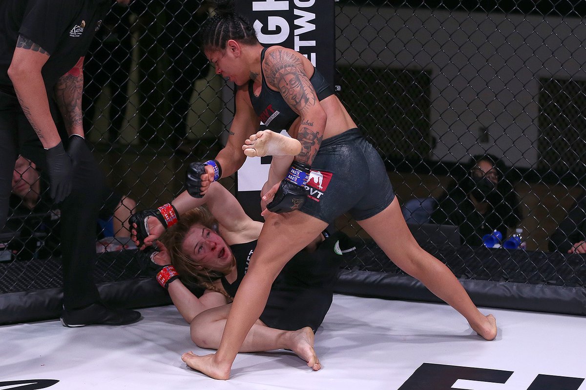 InvictaFights's tweet photo. The co-main event was an absolute war. 😱🤯 #InvictaFC46 https://t.co/YwW1btACeo