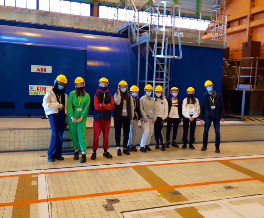 EDFSaintLaurent's tweet photo. Toute la semaine, nous avons souhaité la bienvenue aux élèves 👷‍♀️👷‍♂️de 3ème du collège de #Beaugency, curieux de découvrir les coulisses de la production d’#électricité 💡 voisine made in Saint-Laurent! https://t.co/2Y1BlPP2PO