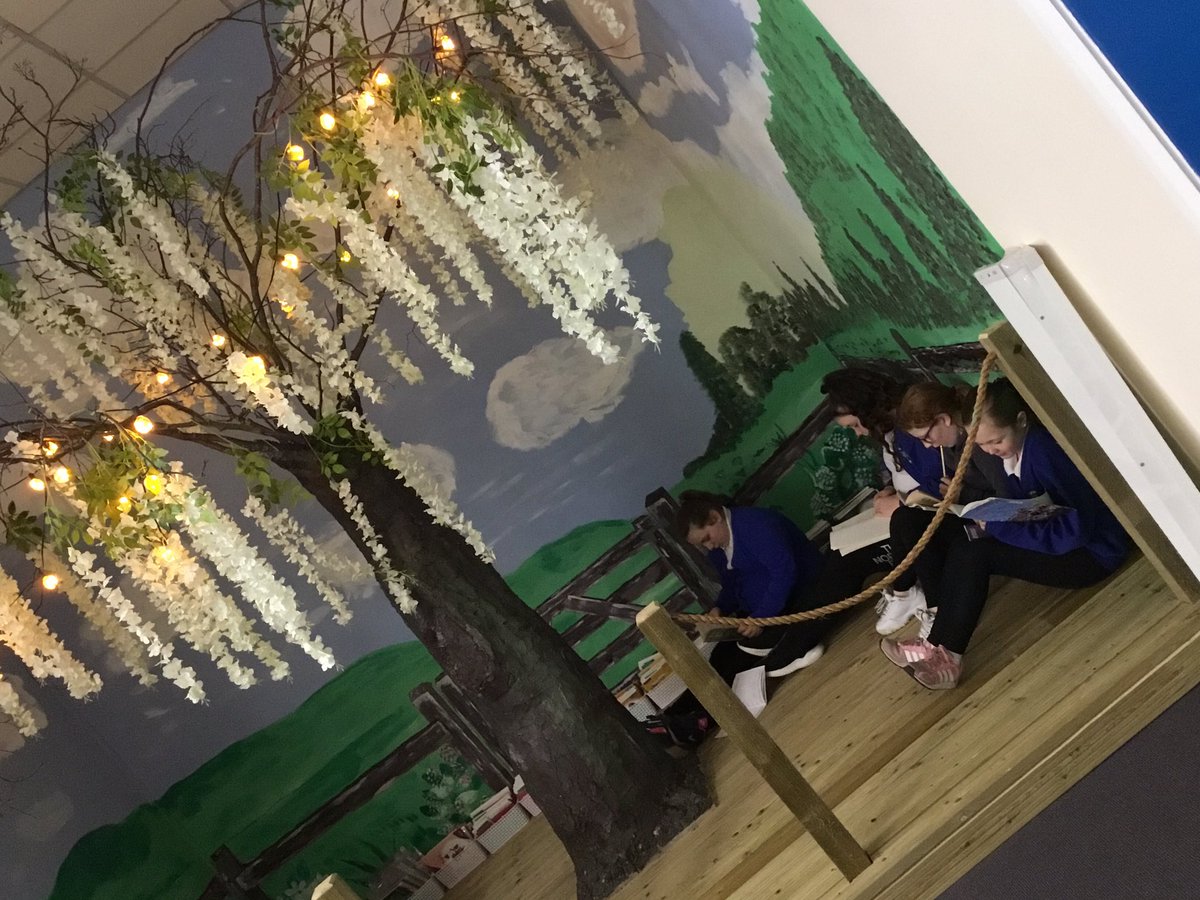 MrsMason_74's tweet image. ⭐️📚Our reading session was slightly different today, we chose a book from our library, got comfortable under our beautiful tree &amp;amp; then recorded ourselves to help with our reading fluency 📚⭐️ @simonsideschool @MrsWrig95111160 @MrsAllsopp1 #reading #enjoyment #schooltree #year6