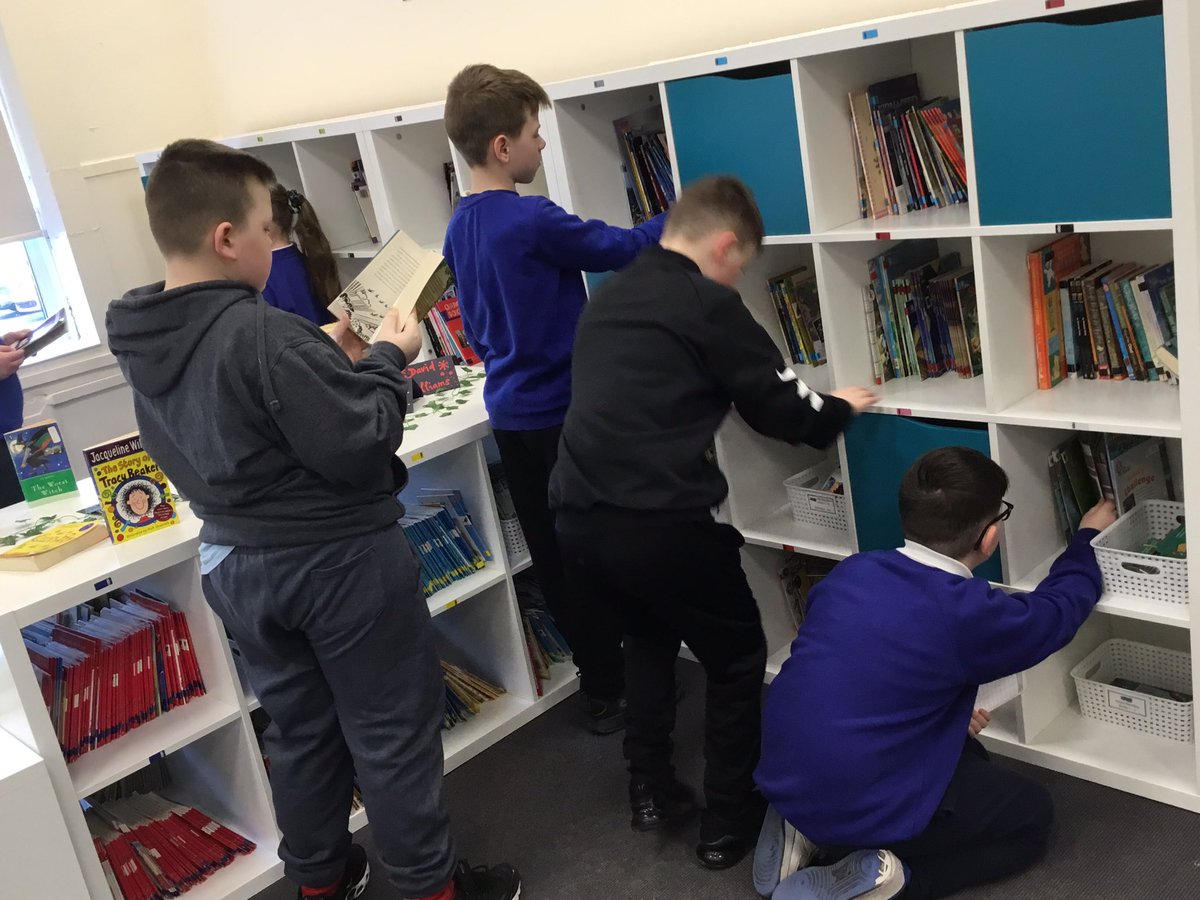 MrsMason_74's tweet image. ⭐️📚Our reading session was slightly different today, we chose a book from our library, got comfortable under our beautiful tree &amp;amp; then recorded ourselves to help with our reading fluency 📚⭐️ @simonsideschool @MrsWrig95111160 @MrsAllsopp1 #reading #enjoyment #schooltree #year6