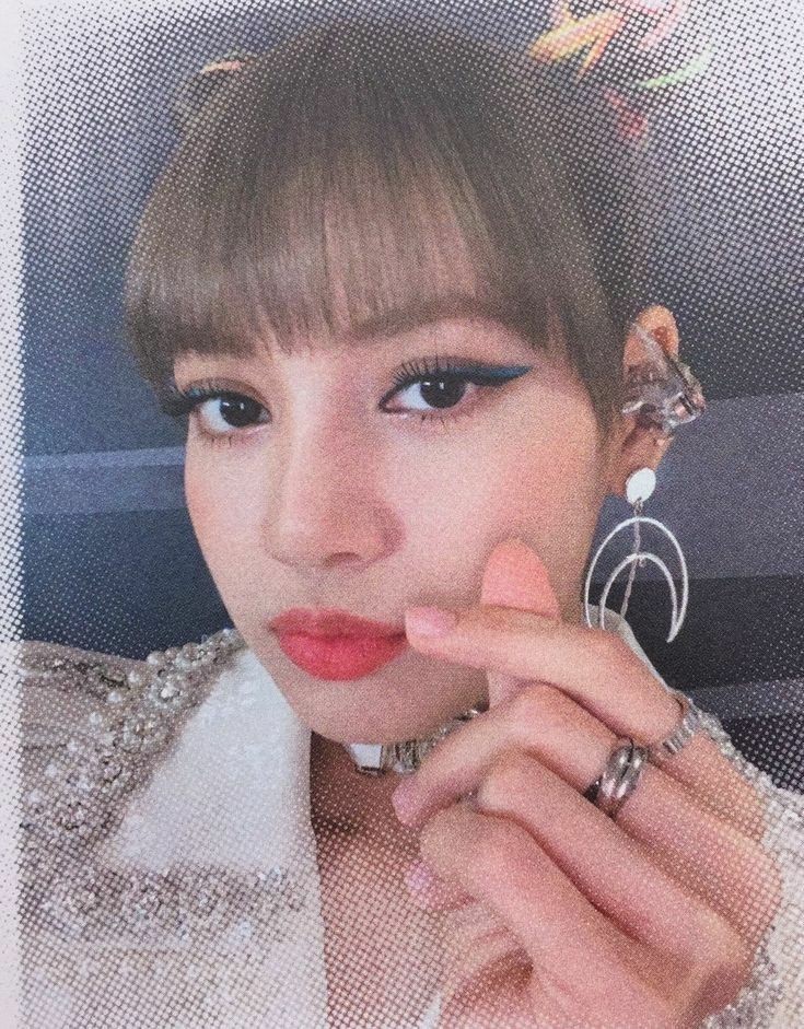 daily lisa pics (@dailylisapix) on Twitter photo 