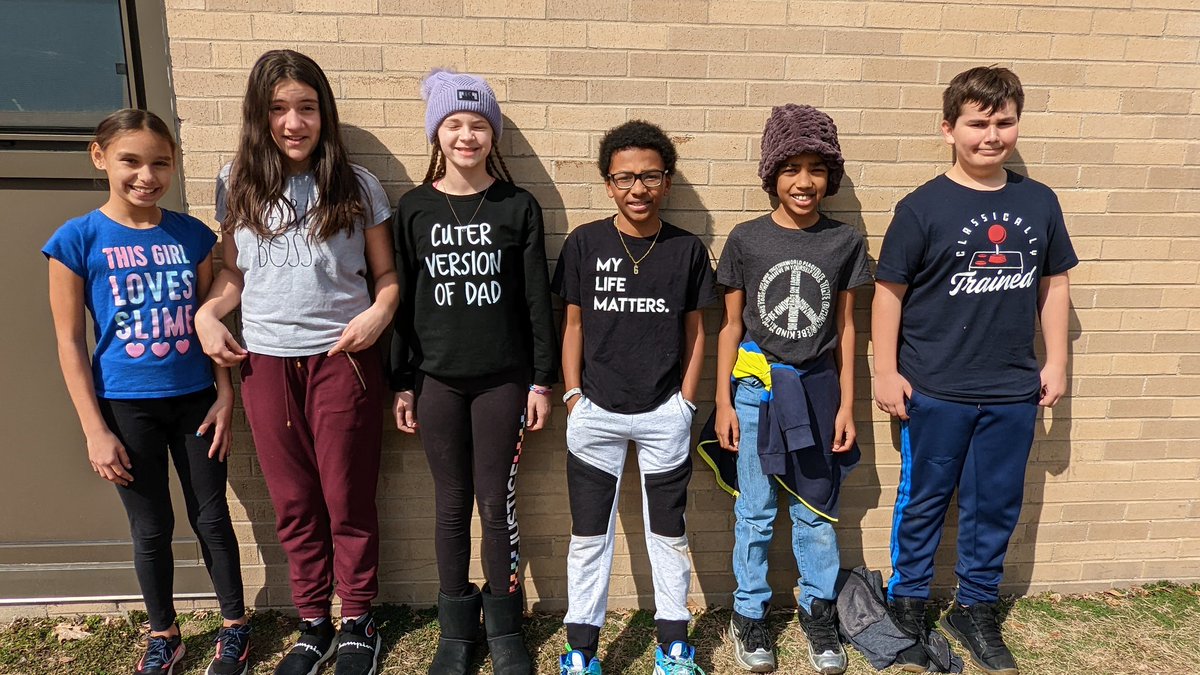 NorthWilm's tweet photo. Literacy Week comes to an end with our "readable" shirts!👕👚🧥#schoolspirit #sayitwithyourshirt https://t.co/O6id7AZp0Z