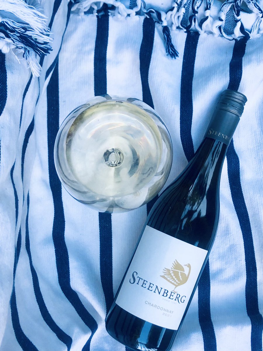 TsepangMolisana's tweet photo. That Friday Feeling

An evening at home with the recently released @SteenbergWines Chardonnay 2021, made under the helm of celebrated winemaker @ElundaBasson 

It certainly brought a few rays of light 

#Steenberg https://t.co/fIxTpjbFDO