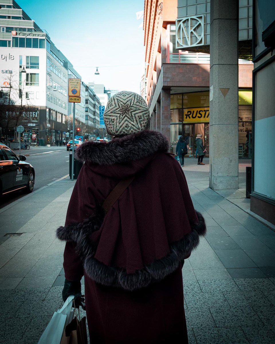 IssarCerrato's tweet image. Walk with me #streetphotography