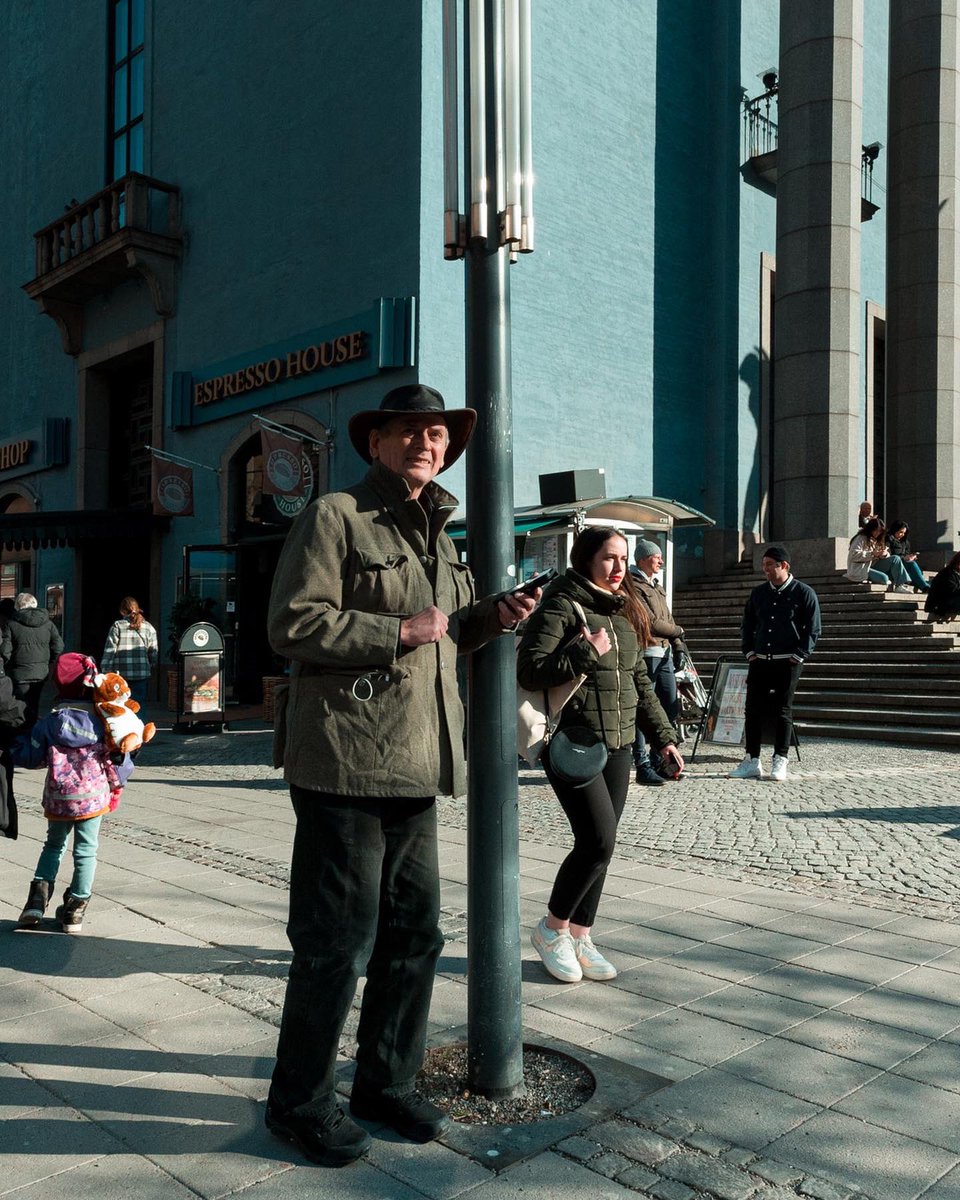 IssarCerrato's tweet image. Walk with me #streetphotography