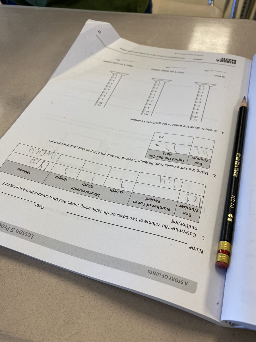 WilliamSelak's tweet photo. Hands on math in Grade5. Measuring volume to compare cubic centimeters and milliliters. We got this! https://t.co/1x0q4o4WWy