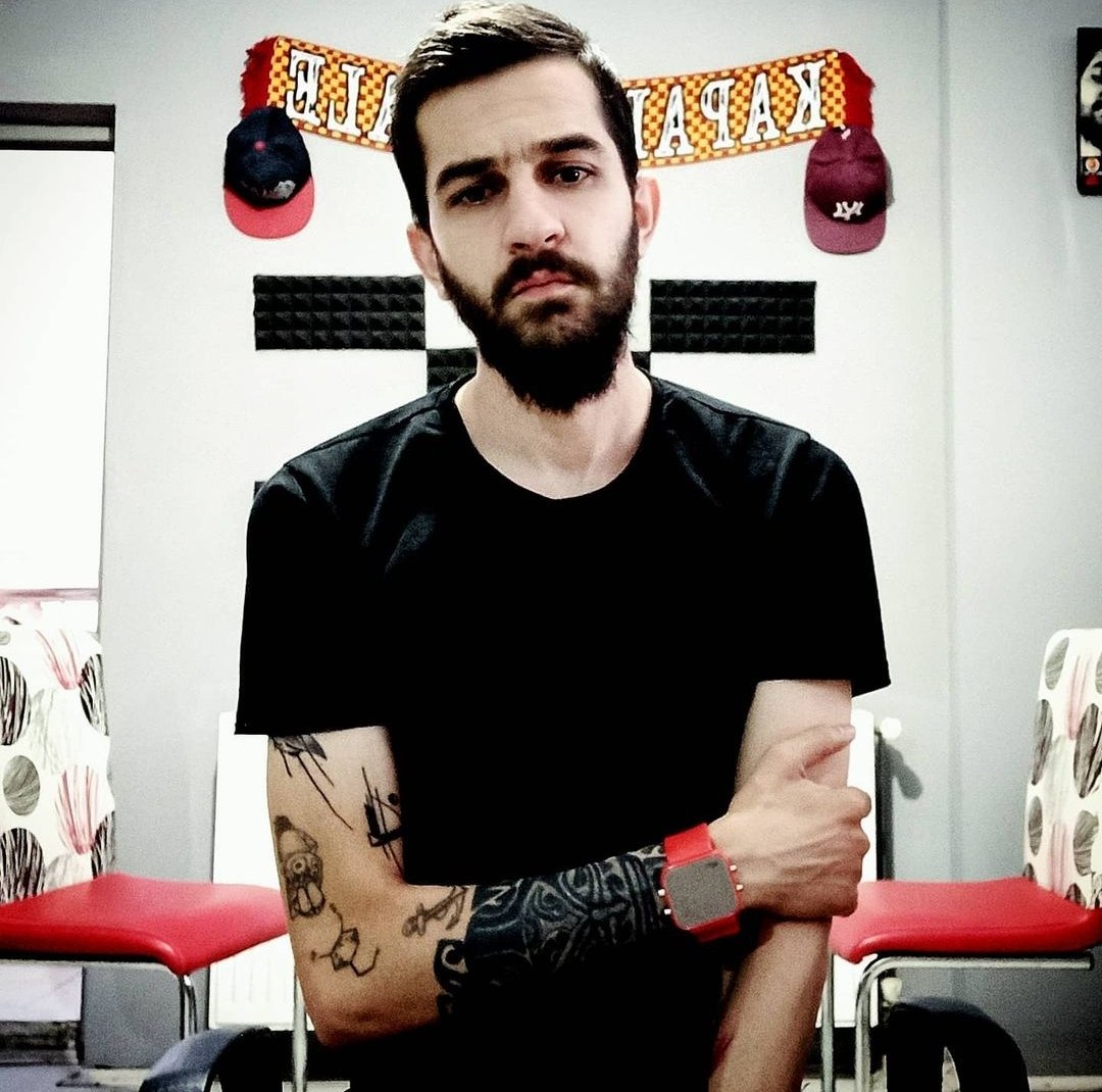 Bir kutlu davanın neferleriyiz..
Kapalı Kale'nin askerleriyiz!
#KayserisporlularOmuzOmuza