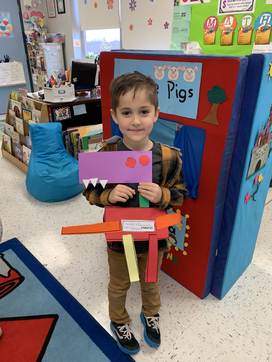 Kindergartners finished up studying 2D shapes by making shape monsters. ⁦<a href="/Alex2Inspire/">𝙰𝚕𝚎𝚡𝚊𝚗𝚍𝚛𝚊 𝙼𝚊𝚛𝚝𝚒𝚗</a>⁩ ⁦<a href="/SassySimm/">Amy Simmons</a>⁩ ⁦<a href="/Stephparsons5/">Stephanie Parsons</a>⁩ ⁦<a href="/FollowingFowler/">Fowler Elementary</a>⁩ ⁦<a href="/WFISDschools/">Wichita Falls ISD</a>⁩