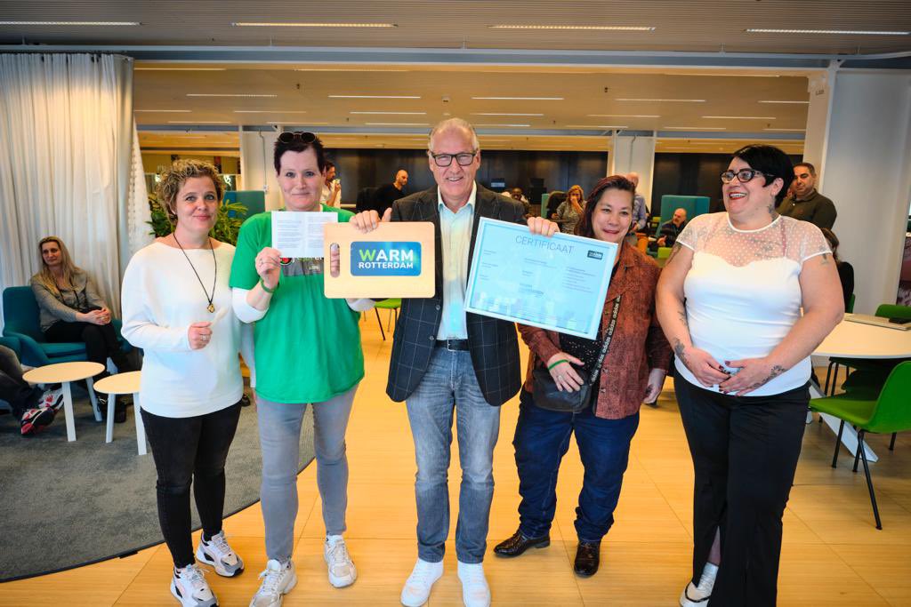 MGrauss's tweet photo. Heel mooi dat de ervaringsdeskundigen van @WarmRotterdam ons incassobeleid hebben beoordeeld 
✅keurmerk Warm Incasseren ontvangen 
Tegelijkertijd is blijvende aandacht en evaluatie nodig! https://t.co/2O1HIZYNsg