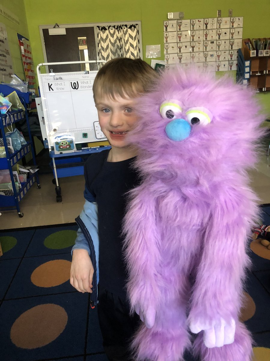 psesmrspaige's tweet photo. We loved our special guests today. First, we enjoyed our fifth grade @PrescottSouth reading buddies. Second, “Grandpa” the purple puppet came to visit for show and tell. 💙 https://t.co/k3jixtyusZ