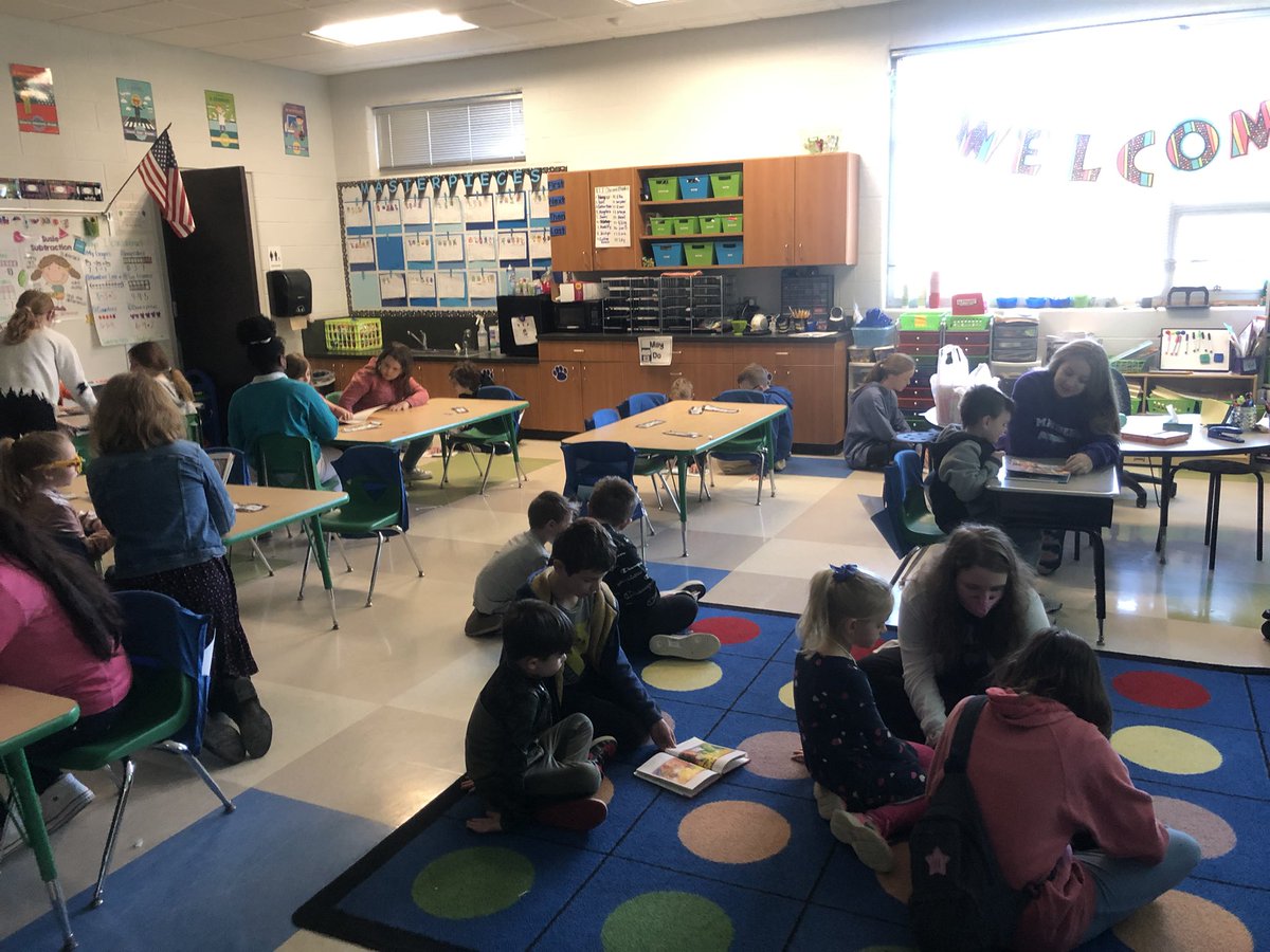psesmrspaige's tweet photo. We loved our special guests today. First, we enjoyed our fifth grade @PrescottSouth reading buddies. Second, “Grandpa” the purple puppet came to visit for show and tell. 💙 https://t.co/k3jixtyusZ