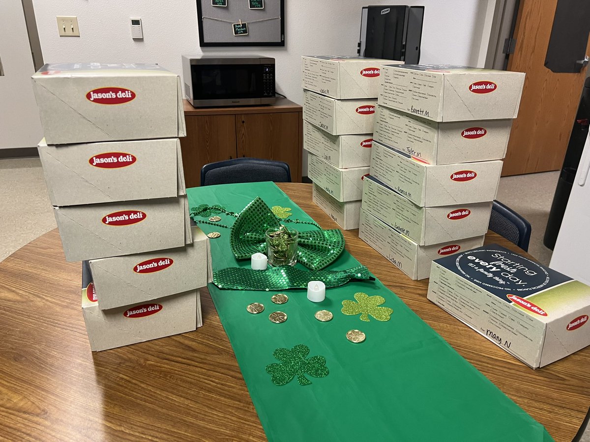 Wernekea's tweet photo. Thank you to our amazing @hebron9th Sunshine committee and @mrsjfeagins for the lunch! #WorkingLunch #SpringBreakIsAlmostHere ππ https://t.co/9DxyHTD09Z
