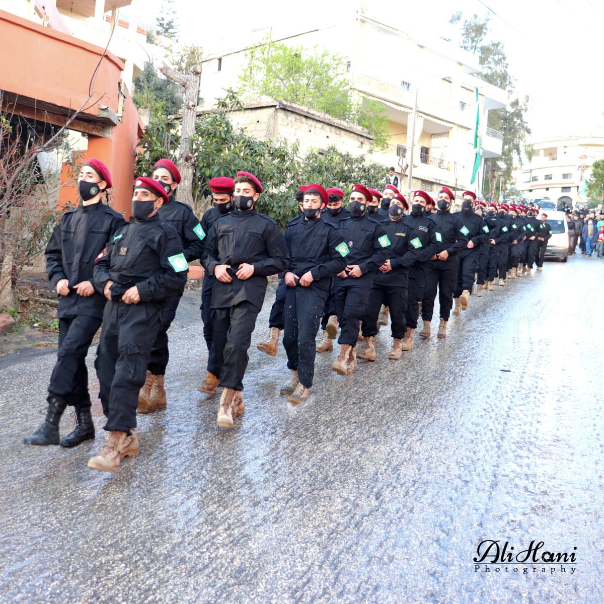 HusseinSamra10's tweet photo. بوابة التحرير #الزرارية اليوم في ذكرى شهادة #حارس_الليطاني القائد #نعمة_هاشم و اخوانه الشهداء https://t.co/70ZXHyiA7m