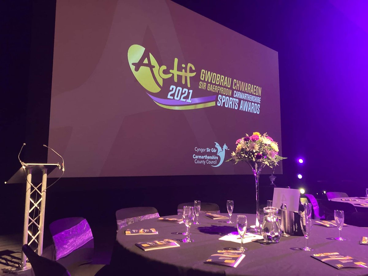 clairemackerras's tweet photo. ⭐Another great celebration of sporting talent in the @sportcarms sports Awards last night ⭐
It was great to see our L3 sport student Emily Mitchell get nominated for 'Young Sportswoman of the year'
Llongyfarchiadu!
Fantastic night with great company ! #sportingtalent https://t.co/eW3ywxPXsR