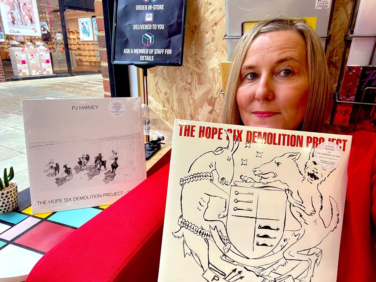 hmvCanterbury's tweet photo. #NewMusicFriday one of @PJHarveyUK best pieces of work 😍 #thehopesixdemolitionproject a beautifully written album and the reissue with demos was looked over by long time producer John Parish #vinyl #thehmvshop #canterbury 😁❤️ https://t.co/rFVJbzjbMx