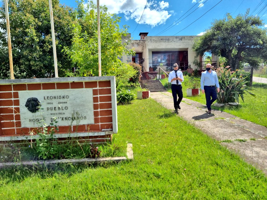 DanielGraffigna's tweet photo. Hogares para el Adulto Mayor, instituciones que trabajan para favorecer la inserción social, educativa, cultural de niños y adultos en Minas.
En contacto con beneficiarios y contribuyentes del Banco de Previsión Social. 
¡Cercanía! https://t.co/zaqFTys0lQ