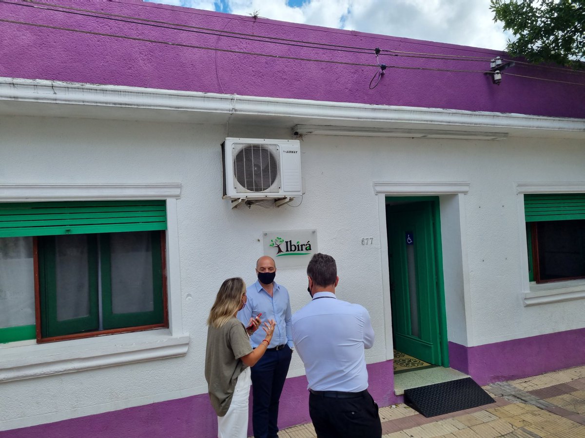 DanielGraffigna's tweet photo. Hogares para el Adulto Mayor, instituciones que trabajan para favorecer la inserción social, educativa, cultural de niños y adultos en Minas.
En contacto con beneficiarios y contribuyentes del Banco de Previsión Social. 
¡Cercanía! https://t.co/zaqFTys0lQ