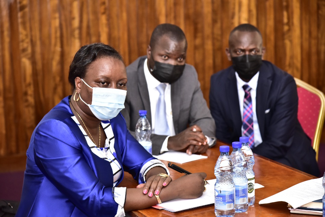 AcaaliMusana's tweet photo. Illustrating a critical point in a meeting needs an art. Investment must succeed in Uganda. https://t.co/DQUIuBfTTK