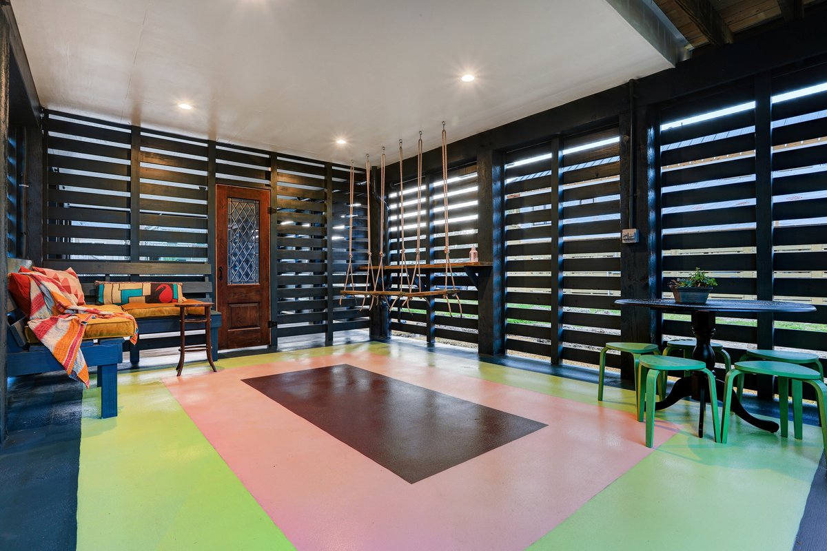 TKImages's tweet photo. 680 sqft of perfection! 

1216 32nd St | 680 sqft | East End | $470,000 USD | MLS# 76334180

Photographer: Dan Young
Editor: Judy Dail
Agent: Jennifer Delaney | Nan Properties
Builder/Designer: Plum Construction
#tinyhouse #tinyhousemovement #galveston #realestate https://t.co/JfIWxnNKCX