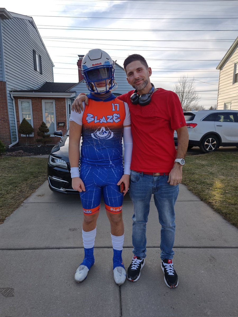 n8dawggg1's tweet image. @WSWFB @CaydenStupakQB @QBHitList @coachVast @coach_kinder @buffaloblaze @NFLJMal2 ...my 🌞 is ready to clock in..#DEMONTIME#STONECOLDASSASSIN#$$$ #HESONLY14