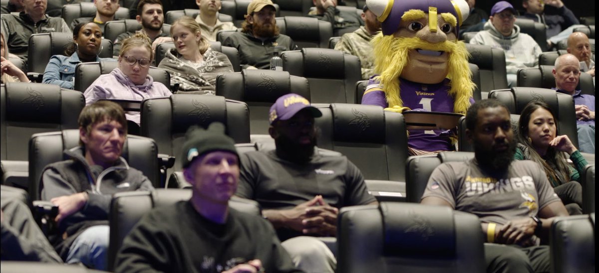 VikesCentral's tweet photo. When you’re the only Kirk Cousins fan in the crowd @ViktorTheViking https://t.co/nkMSe3I5Uw
