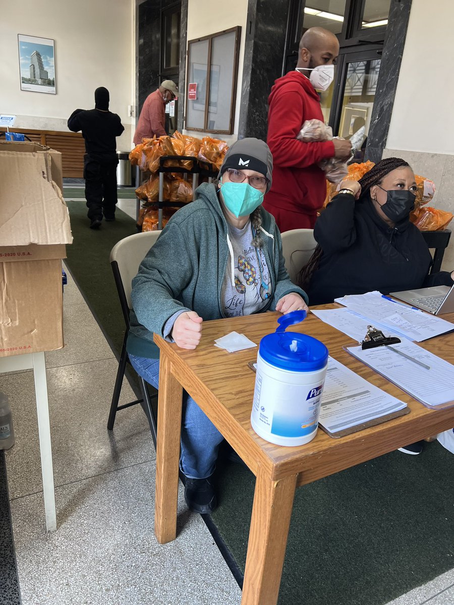 d75council's tweet image. 🔵Announcement: This month select members of the Citywide Council For District 75 provided assistance with Food and Covid-19 testing to families in some of the hardest affected communities. #informationalpost #ccd75