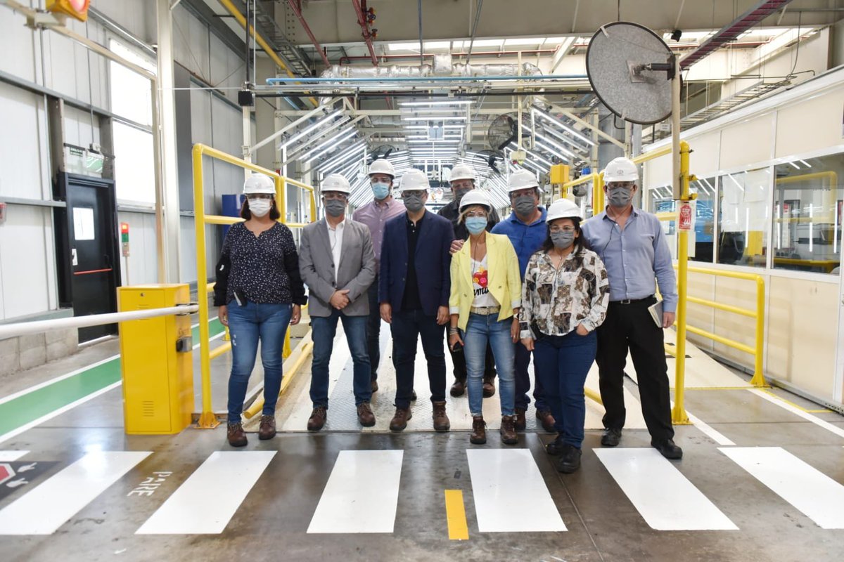 dievalen's tweet photo. Con el equipo de Trabajo y Producción de @Municipalidad3F visitamos la planta de #Toyota en Zarate. Una experiencia que motiva a seguir apostando por la producción nacional, la innovación, la exportación y la cultura del trabajo. https://t.co/f72GZYNe7Y