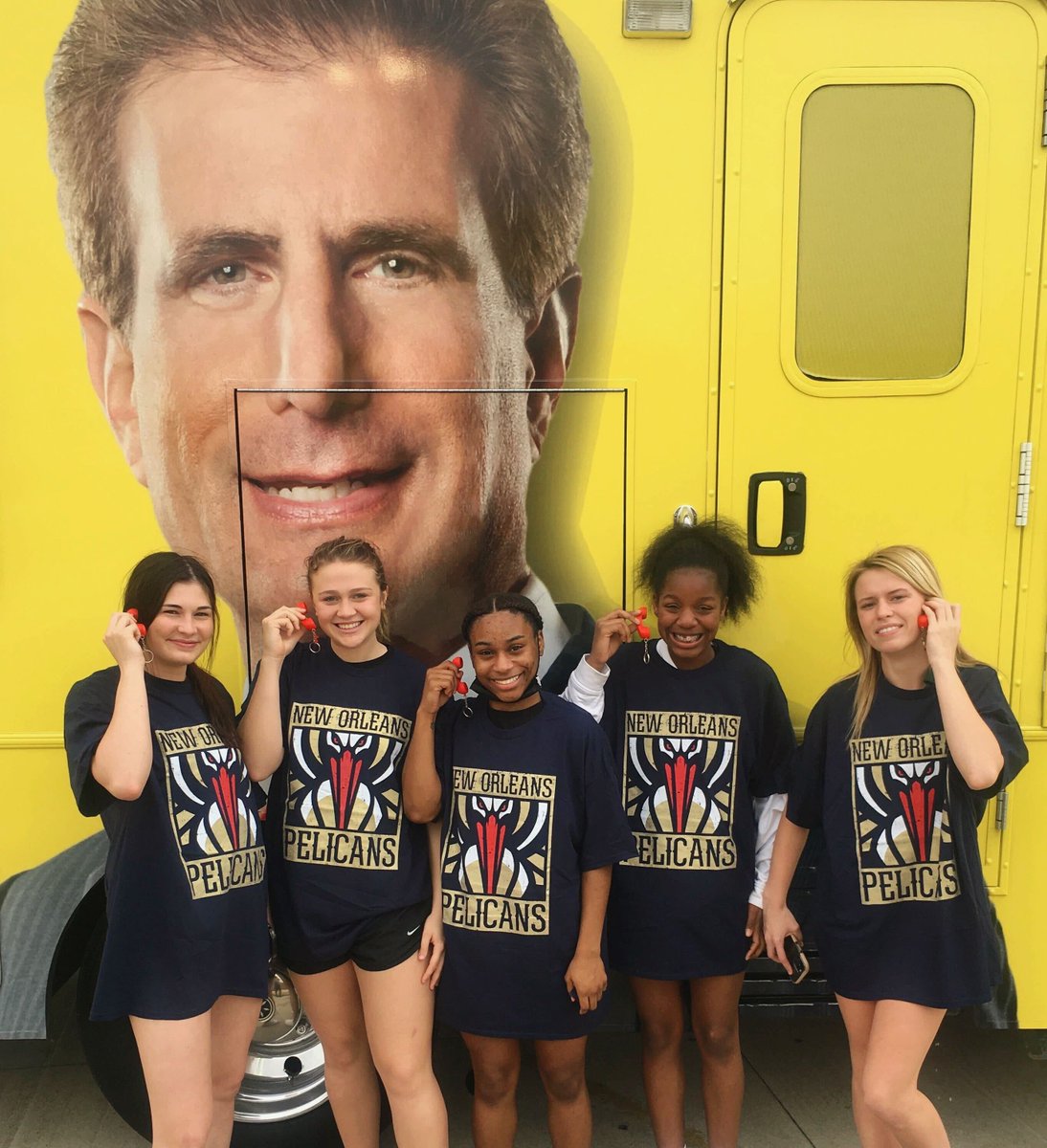 MorrisBartLLC's tweet photo. These girls have the right idea! If you ever need our help, we are here. Just make that one call! #neworleanspelicans #morrisbart #onecallthatsall #oneclickthatsit #compensation #justice #advocate https://t.co/ob0q0usJlE