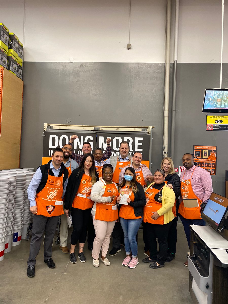 “Thank You” to entire St. 6509 for hosting Mervin Gulf RSM, Melanie SDO, Les SR AP and Kade RDO this week. Had great time showcasing what our 🍊 Associates have been able to do. Not only provide Service but Protect our assets.Thank you for your continuous commitment! Way to go!!