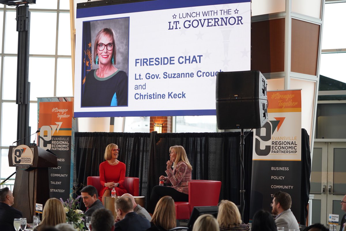 evvregion's tweet photo. Christine Keck, E-REP Treasurer and Managing Director, Federal Government Affairs for CenterPoint Energy is leading the conversation with Lt Governor Suzanne Crouch. Lunch with the Lt Governor is presented by Old National Bank and CenterPoint Energy. #Indiana #NextLevelAgenda https://t.co/nod6kaLfXd