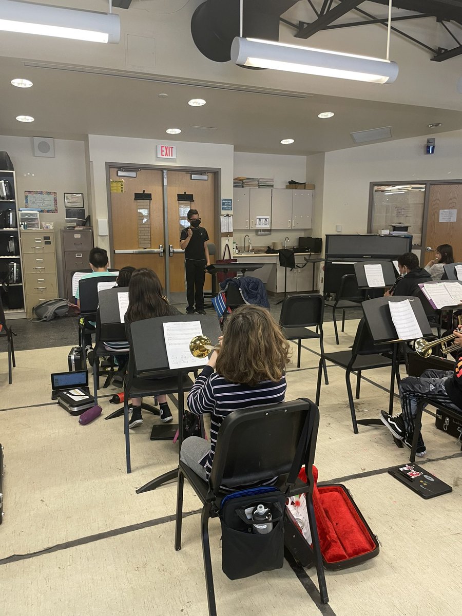 CLMang's tweet photo. 6th Grade band members were excited to get the chance to lead their class as they learn how to conduct in 4/4 time. #musicliteracy #studentleadlearning @AMD_ROCKS @OssiningSchools https://t.co/u2BEBxC1xW