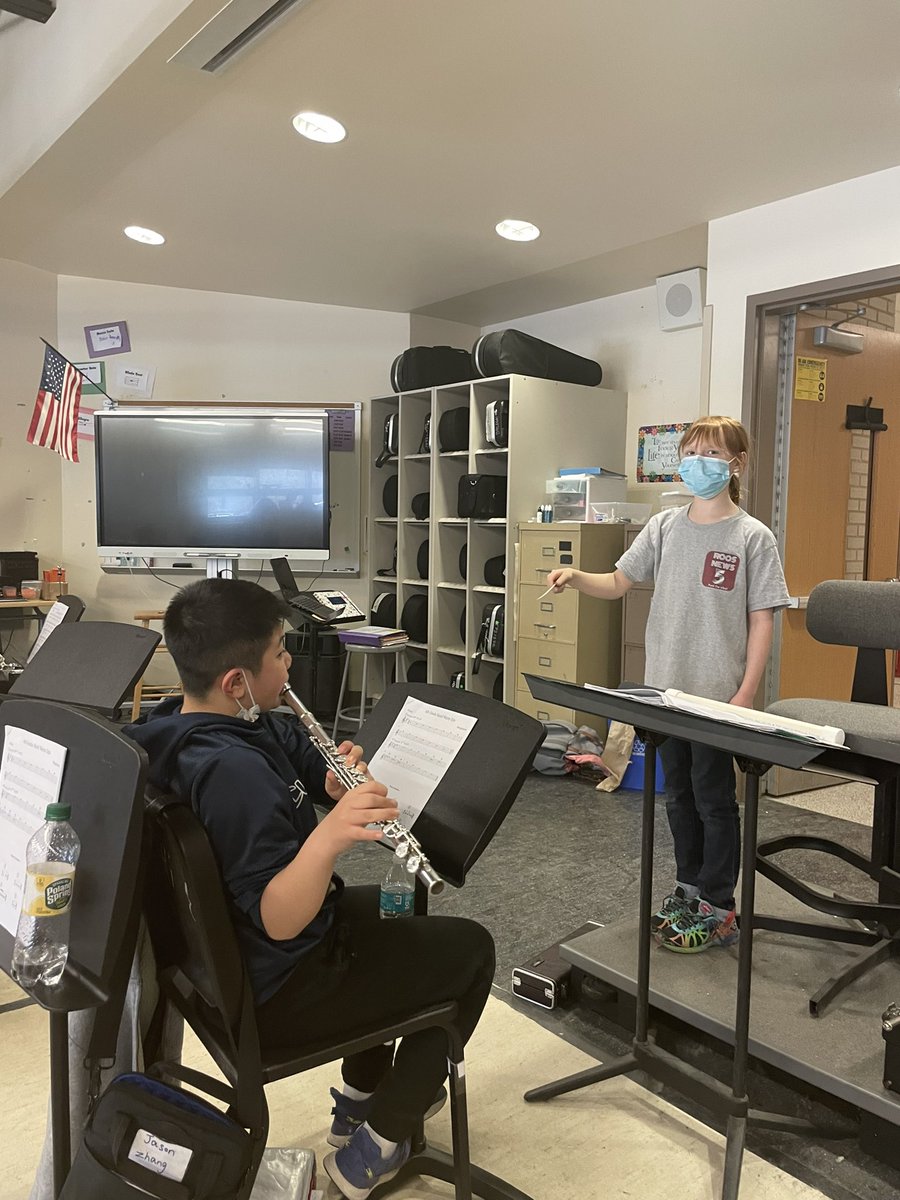 CLMang's tweet photo. 6th Grade band members were excited to get the chance to lead their class as they learn how to conduct in 4/4 time. #musicliteracy #studentleadlearning @AMD_ROCKS @OssiningSchools https://t.co/u2BEBxC1xW