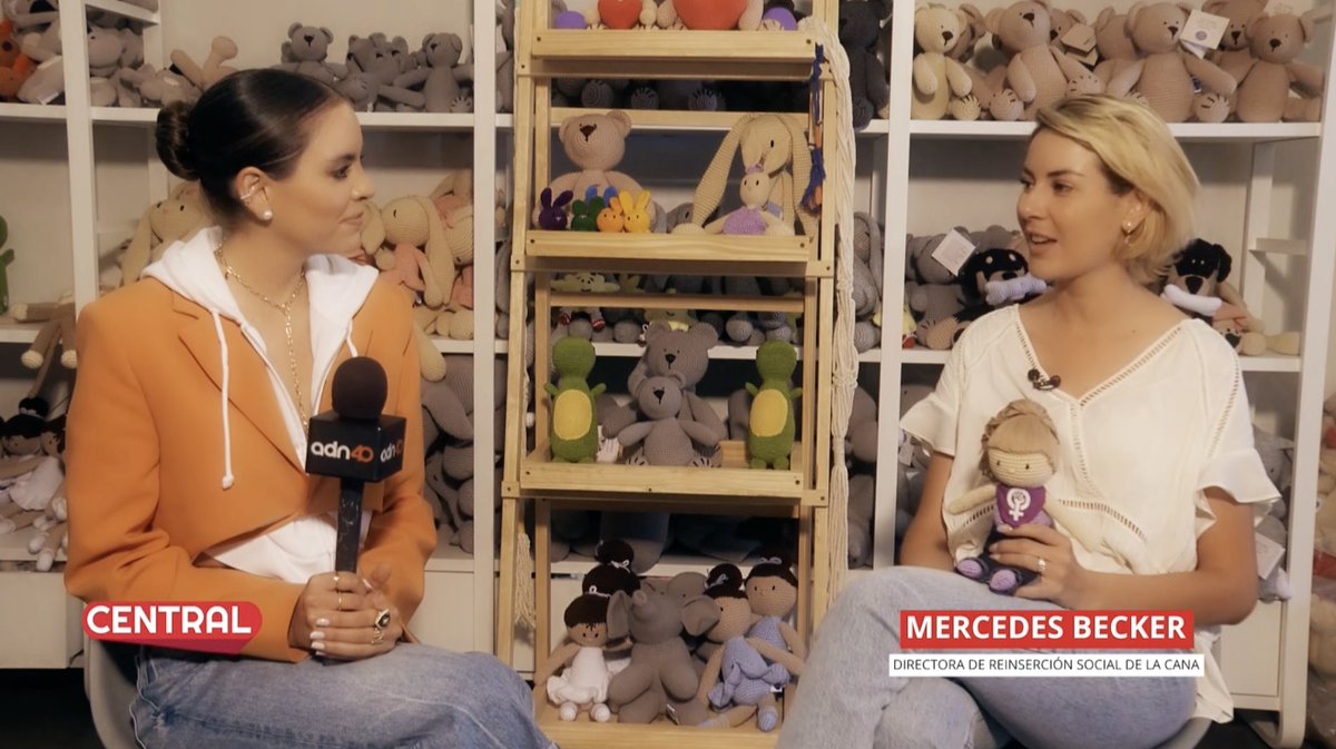 Central_mx's tweet photo. 💜 Violeta es la muñeca creada por @lacanamx para visibilizar la violencia de género y apoyar a las mujeres privadas de la libertad.
📺 Te la presentamos hoy en el #TopCentral con @nurynovelo a partir de la 1:30pm por @adn40 y en línea: https://t.co/L8Q03MBHj8 https://t.co/4fCCTT3EVM